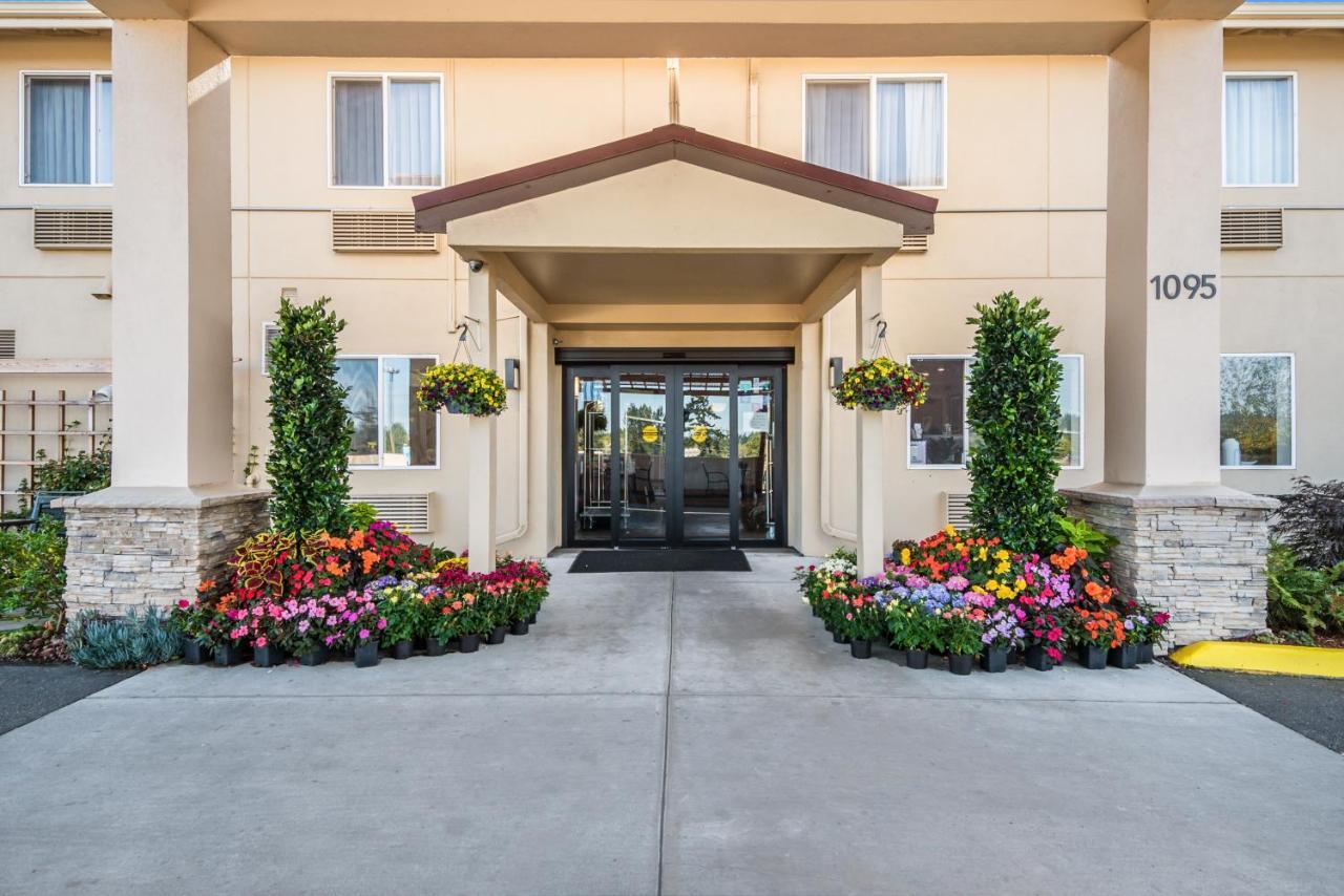 Red Lion Inn & Suites Sequim At Olympic National Park Exterior foto