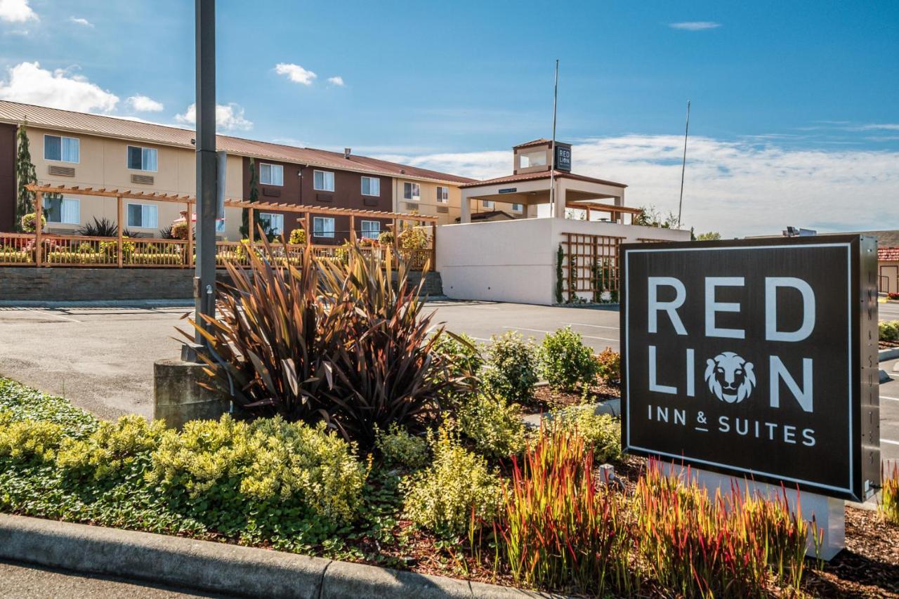 Red Lion Inn & Suites Sequim At Olympic National Park Exterior foto